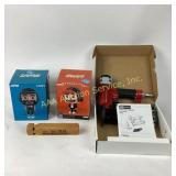 Lamo Summit 1G and Lirik Vinyl toys, train