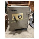 Meilink Safe 16 1/2? x 13 1/2? x 22? Combinatio