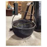 Cast Iron 3 Footed Large Pot with Handle