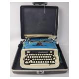 Royal Custom III type writer in good condition in