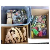 Craft Supplies Lot: Birdhouses, Anchors, Wreaths