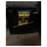 Igloo compact mini fridge, black