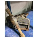 Heavy-Duty Bench Vise with Handle and Screw Mechan