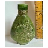 Chinese carved stone snuff bottle with gilt incise
