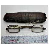 Telescopic Eyeglasses with Paper Case