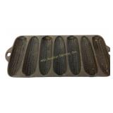 Cast iron corn cob pan