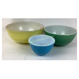Pyrex nesting mixing bowls, blue, green and
