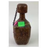 Embossed Decorative Ceramic Bottle with Chain Stop