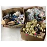 Christmas decor: gold Christmas