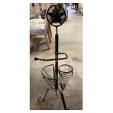 Oversized bathroom butler, iron, with magazine