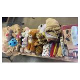 Woven blankets, placemats and table cloths, table