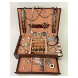 Menï¿½s jewelry box, rosaries, misc costume jewelry