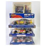 1:24 NASCAR Die-Cast Cars and Garage Scene Display