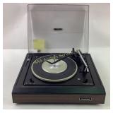 Lloydï¿½s FF-7469 turntable. Turns on/spins.