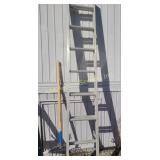 Caprum model 385-16 extension ladder, pitchfork
