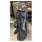 Titleist standing golf bag, Titleist wedges,