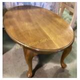 Oval coffee table, 44Lx27W16H