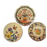 Floral decorated, gold toned Beauty Compacts by