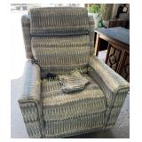 Raffel Systems power recliner (works)