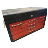 6 drawer metal tool chest with interior storage