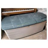 Rubbermaid storage bin 55 x 26 x 24