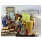 Singer sewing machine in storage case (untested).