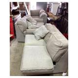 La-Z-Boy Sectional Sofa with Cushions in Beige Fab