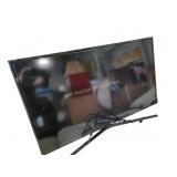 Samsung smart TV 40in, Powers on, remote, HDMI