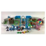 Large Smurf Toy 10+, case & figures, some vintage