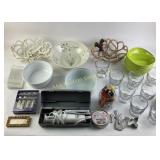 measuring spoons (some Tupperware), Hamilton