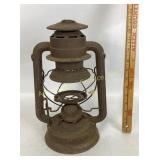 Dietz D-lite lantern, dirty no globe