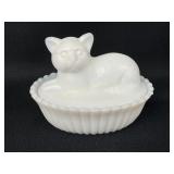 Cat on a nest, in good condition, milk glass