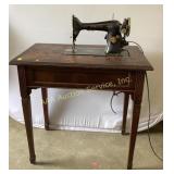 Singer Sewing Machine and Table with side