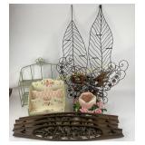 Metal Wire Decorative Wall Art. Metal display