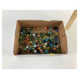 Marbles incl cat eye at least 1 uranium