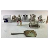 Longaberger planter and 25th anniversary mug, Cat