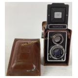 Ikoflex Zeusï¿½s Ikon dual lens camera in leather