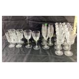 Glassware: set of 4 footed wine glasses diamond &
