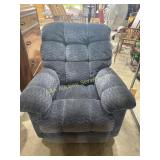 La-Z-Boy plush blue manual recliner : 40in H x