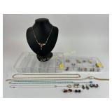 Costume jewelry: Napier gold toned necklace, .925