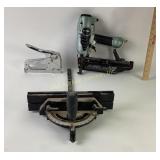 Pneumatic Hitachi NT65 M2 finish nailer, table