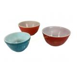 Pyrex red and blue mixing bowls quantity 3