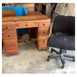 Nice 7 drawer desk on casters. 30.5in tall x 40in