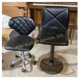 Black padded bar stool with pump adjustable