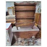 Drop-Leaf Gateleg Table with drawer and Turned Leg