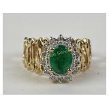 14K Gold Size 5 Ring with Green Gemstone and Clear
