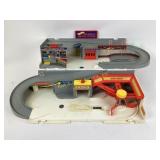 Hot wheels car wash and service station, needs