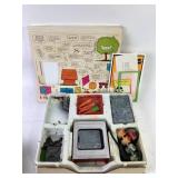 Mars Attacks Model Kit & Peanuts Super Cartoon Mak