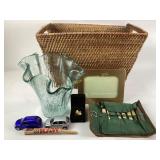 Manicure set, incomplete, textures glass vase, vw