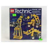 Lego Technic. Unknown if all pieces are intact.
